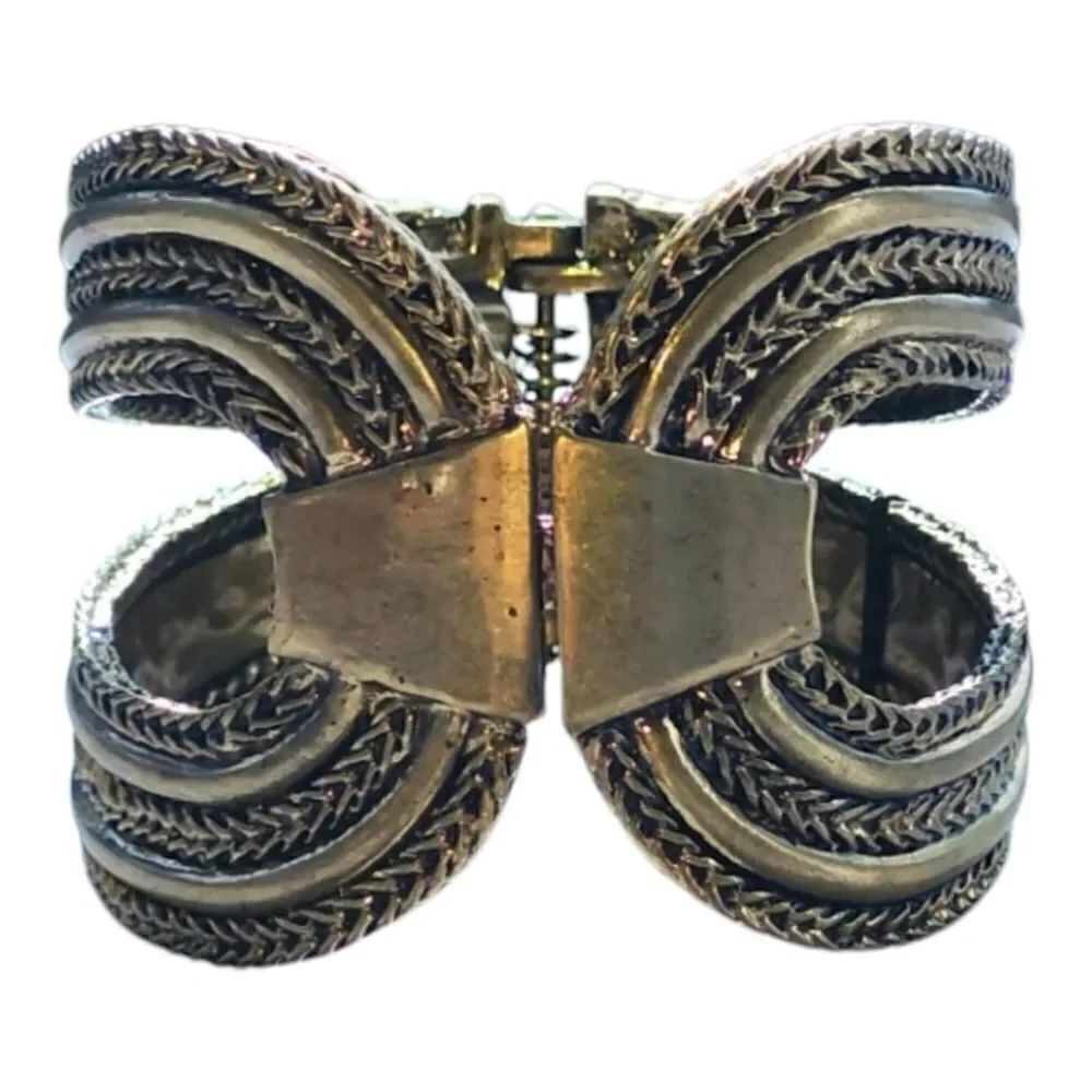 Chico’s hinge cuff bracelet NWT